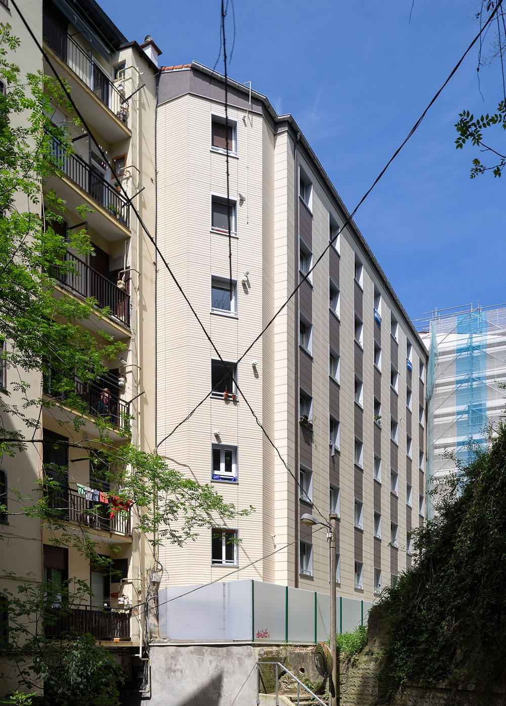 Rehabilitacion-energetica-fachada_ventilada-ceramica_BASA-Arquitectura-San-Sebastian-Donosti_4_b